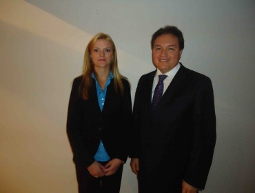 Presidente do SIMPEP, Denise Dybas Dias, com o Diretor de Desenvolvimento Sustentável da Braskem, Jorge Soto
